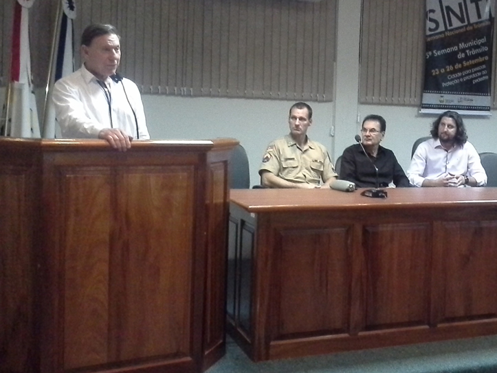 EXECUTIVO PARTICIPA DA ABERTURA DA 5ª SEMANA MUNICIPAL DO TRÂNSITO